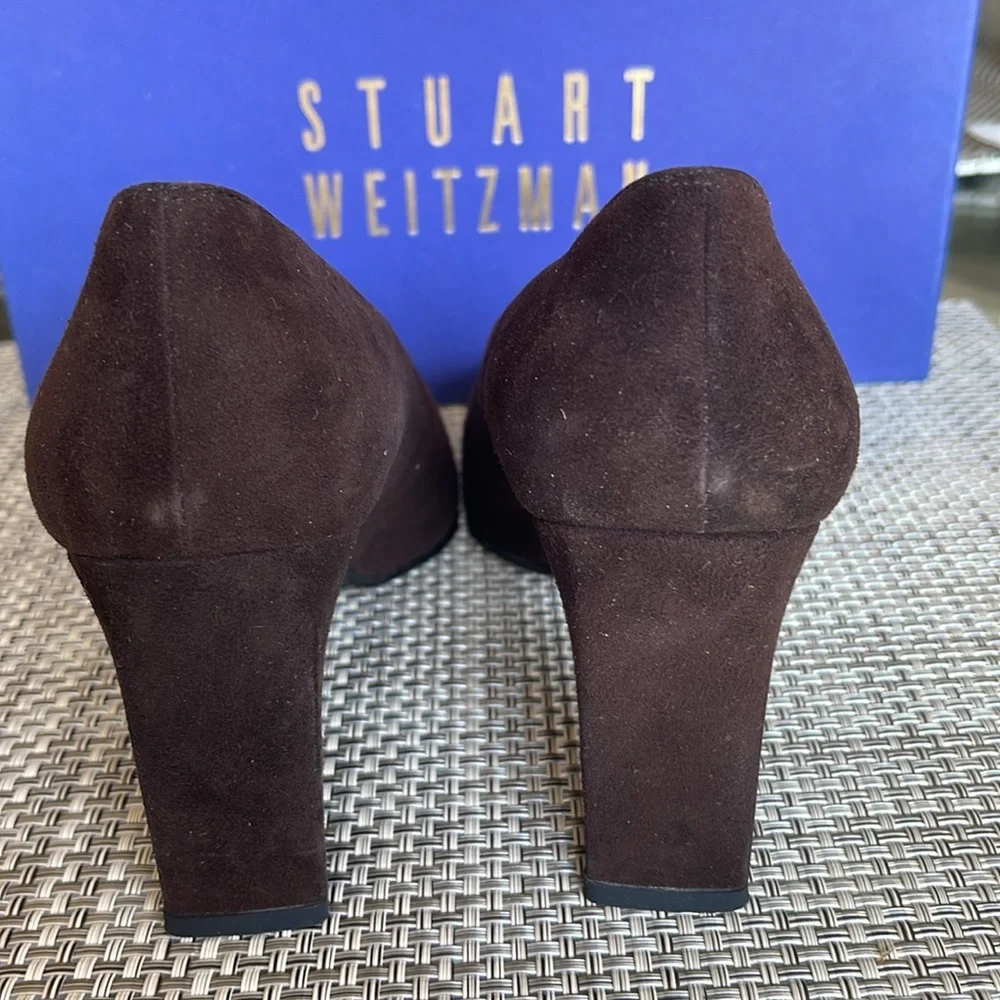 Women’s Stuart Weitzman Cana Cola Suede Pump Size 7W